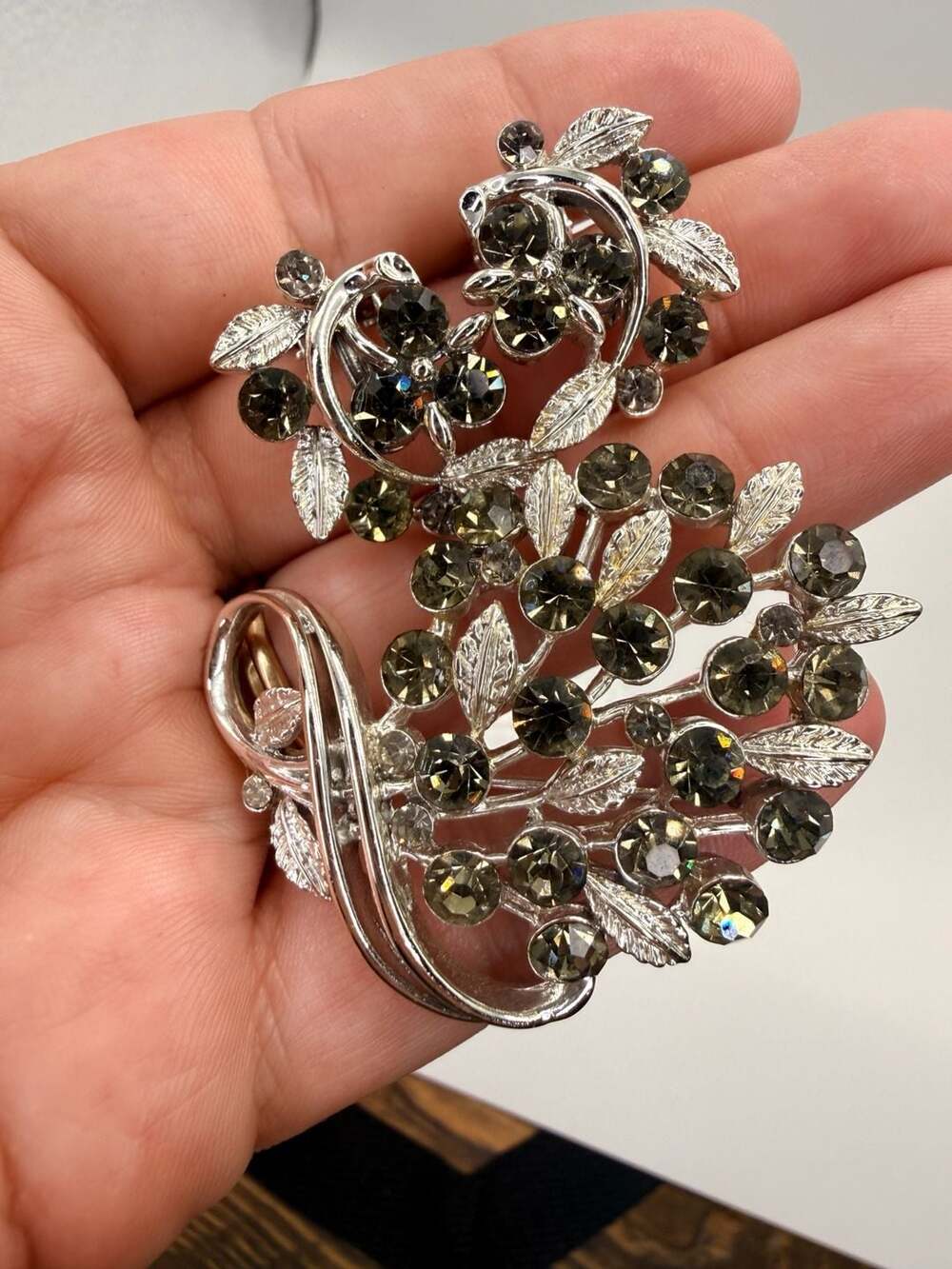 Lisner Rhinestone Brooch And Earrings Set Gray Silver